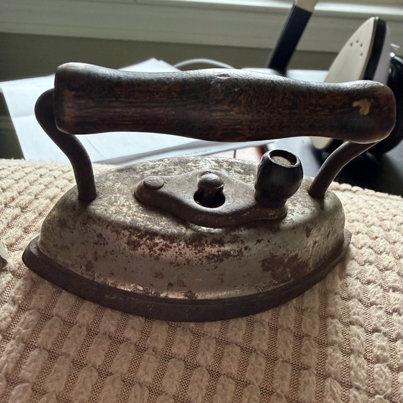 dover iron Other - Vintage Cast Iron Clothes Irons - set of 2